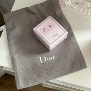 Perfume and Dior makeup baggie (gray.. NOT the pink one)
